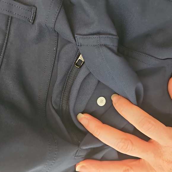 Lululemon ABC pant - Picture 5 of 7